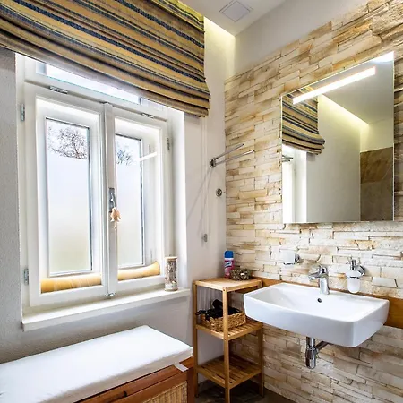 Apartament Kollar *