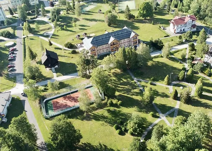 Kollar *
